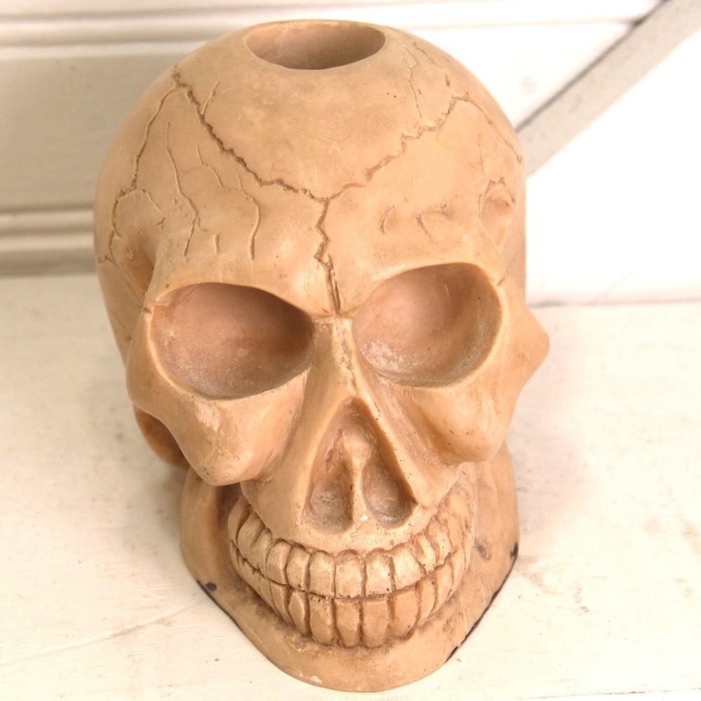 Skull Candle holder‎ vintage Fashion Victim 1994 Resin Taper candle Gothic
